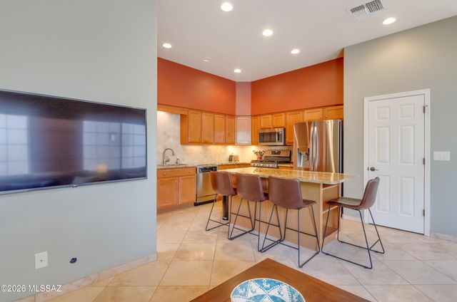 10991 N Pebble Way, Oro Valley, AZ 85737