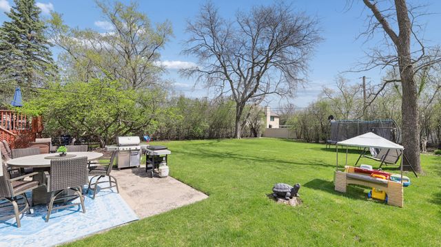 813 Castlewood Lane, Deerfield, IL 60015