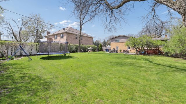 813 Castlewood Lane, Deerfield, IL 60015