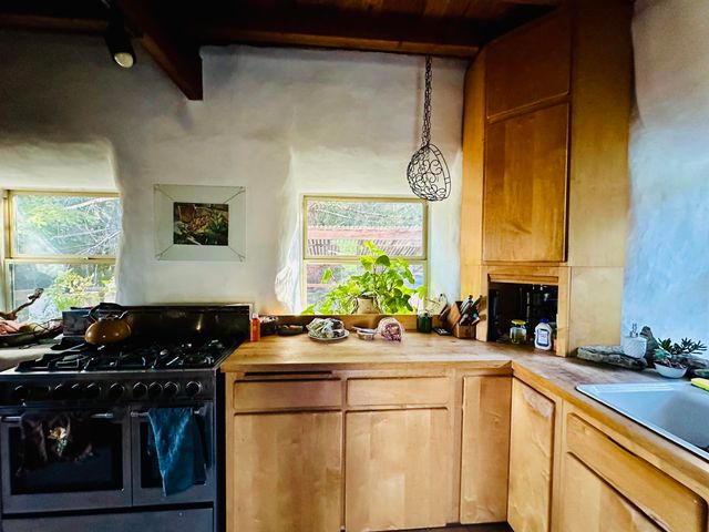 3834 Thomas Road, Miranda, CA 95553