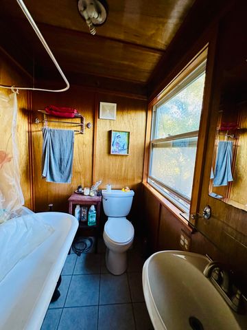 3834 Thomas Road, Miranda, CA 95553