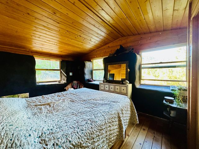 3834 Thomas Road, Miranda, CA 95553