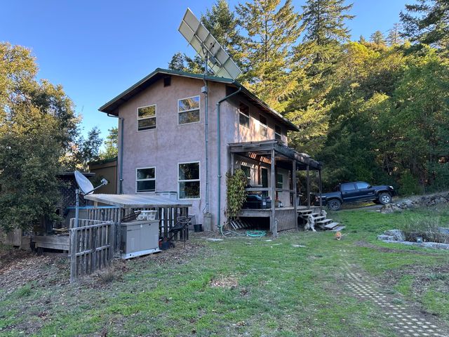 3834 Thomas Road, Miranda, CA 95553