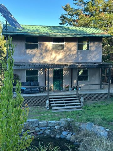 3834 Thomas Road, Miranda, CA 95553