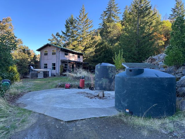 3834 Thomas Road, Miranda, CA 95553