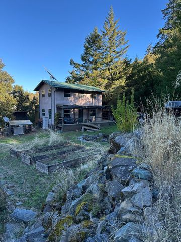 3834 Thomas Road, Miranda, CA 95553