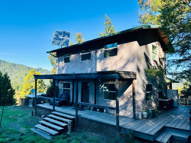 3834 Thomas Road, Miranda, CA 95553