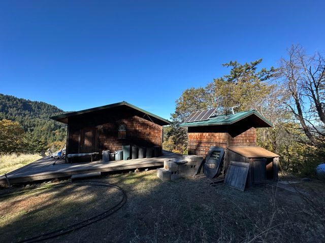 3834 Thomas Road, Miranda, CA 95553