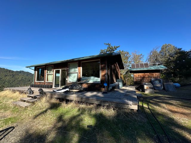 3834 Thomas Road, Miranda, CA 95553