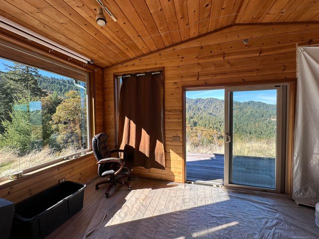 3834 Thomas Road, Miranda, CA 95553