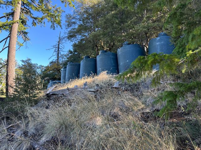 3834 Thomas Road, Miranda, CA 95553