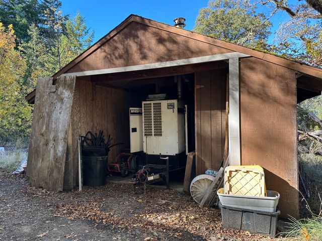 3834 Thomas Road, Miranda, CA 95553