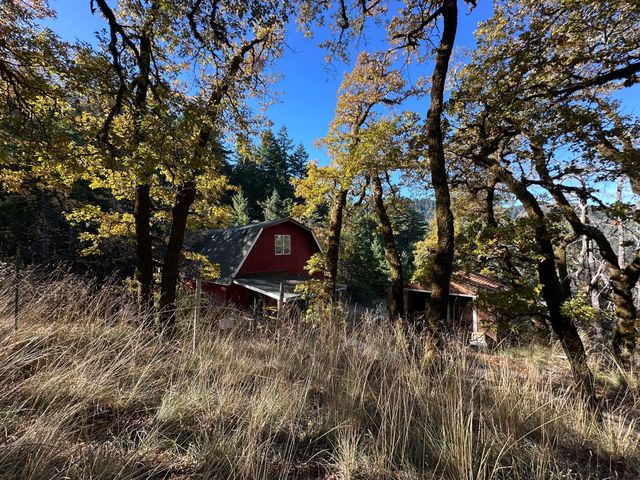 3834 Thomas Road, Miranda, CA 95553