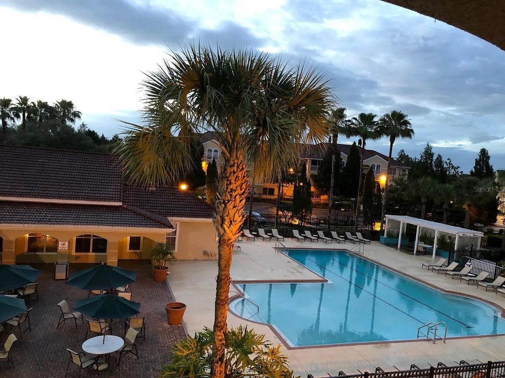 Image 11 of property listing at 18001 RICHMOND PLACE DRIVE 332, Tampa, FL 33647