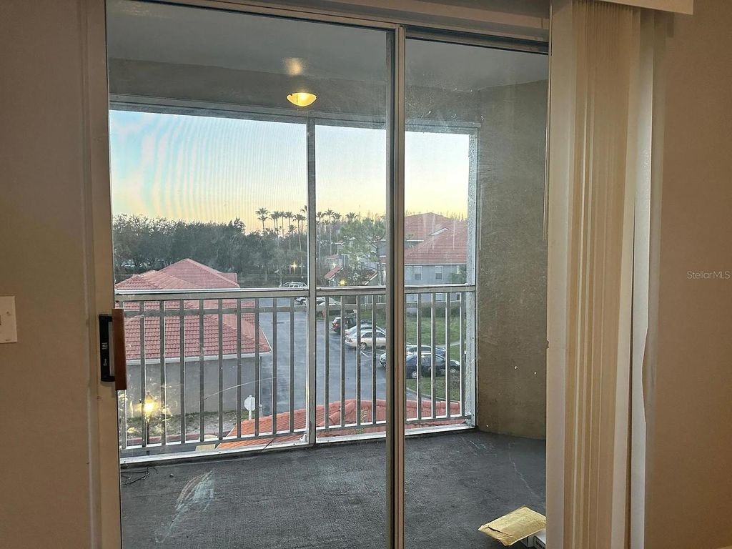 Image 5 of property listing at 18001 RICHMOND PLACE DRIVE 332, Tampa, FL 33647