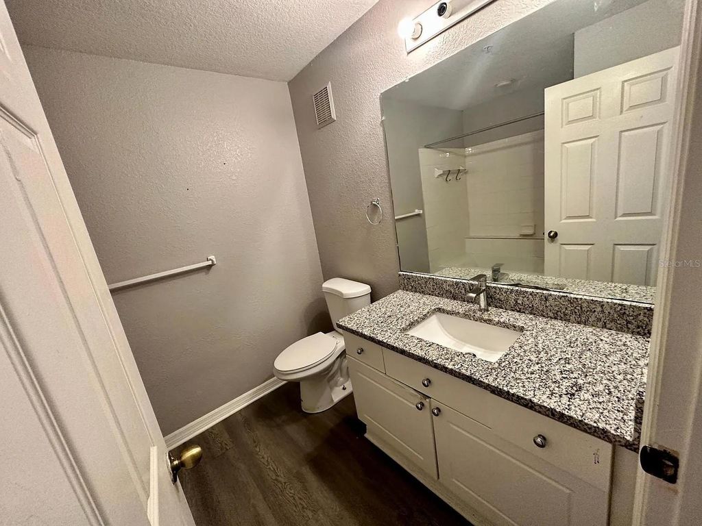 Image 7 of property listing at 18001 RICHMOND PLACE DRIVE 332, Tampa, FL 33647