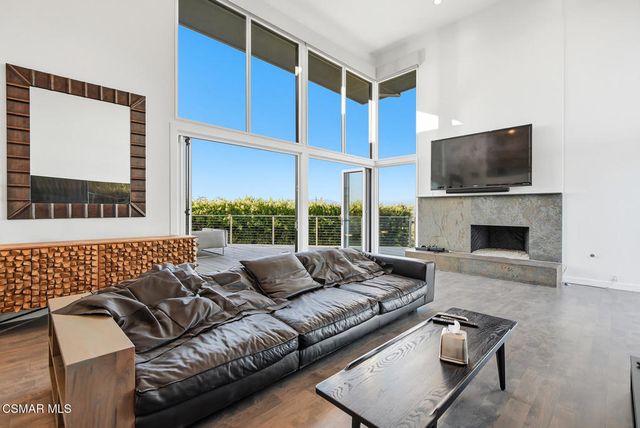 4622 Charmion Lane, Encino, CA 91316