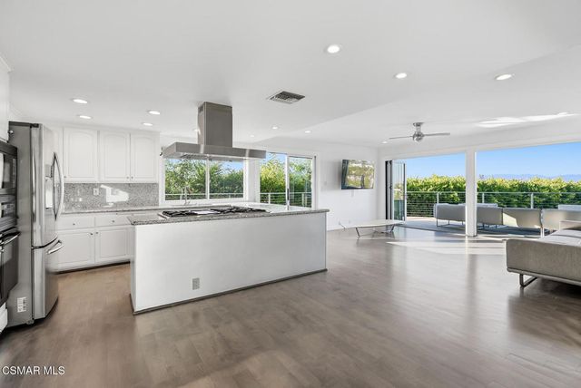 4622 Charmion Lane, Encino, CA 91316