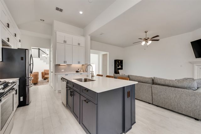 901 Gold Finch Lane, Forney, TX 75126