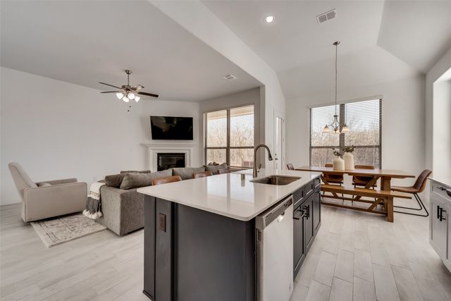 901 Gold Finch Lane, Forney, TX 75126