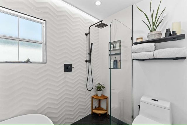 12246 Dehougne, North Hollywood, CA 91605