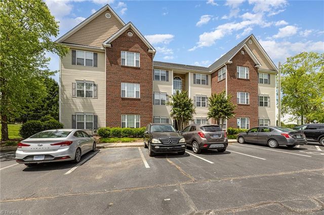 3710 Spanish Peak Drive 2D, High Point, NC 27265