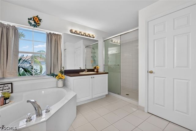 10284 Crepe Jasmine LN, Fort Myers, FL 33913