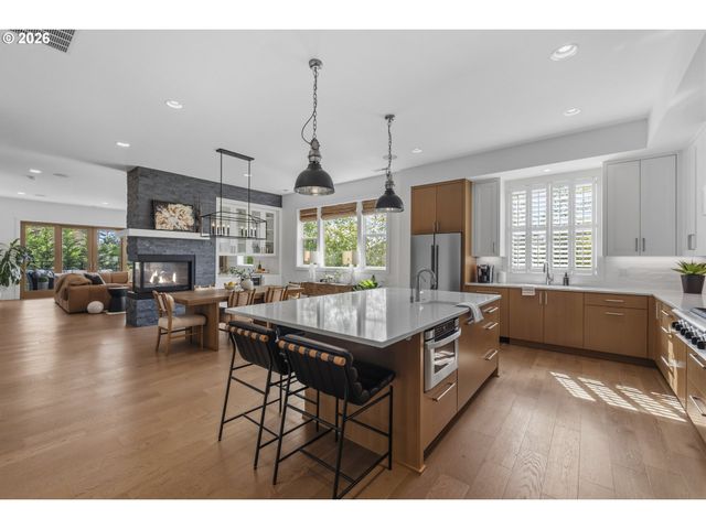 2100 SATTER St, West Linn, OR 97068