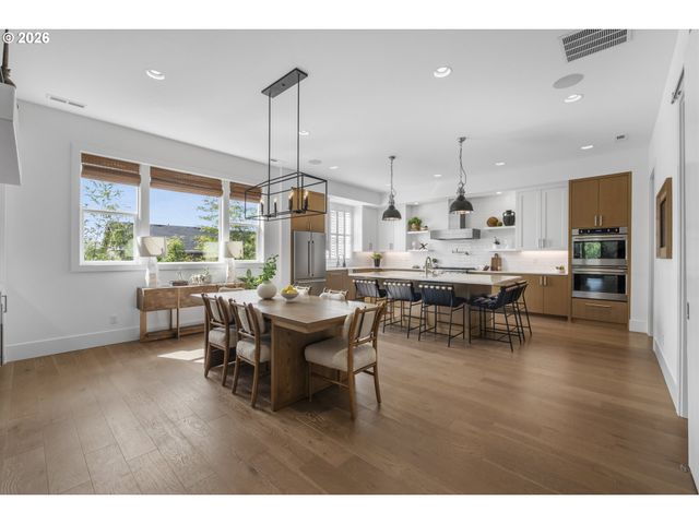 2100 SATTER St, West Linn, OR 97068