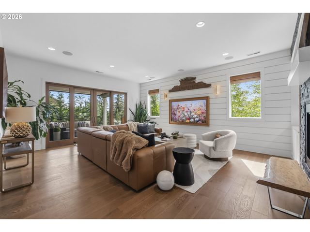 2100 SATTER St, West Linn, OR 97068