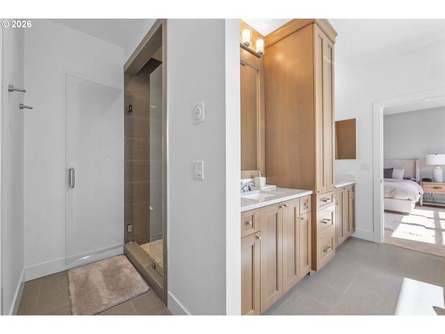 2100 SATTER St, West Linn, OR 97068