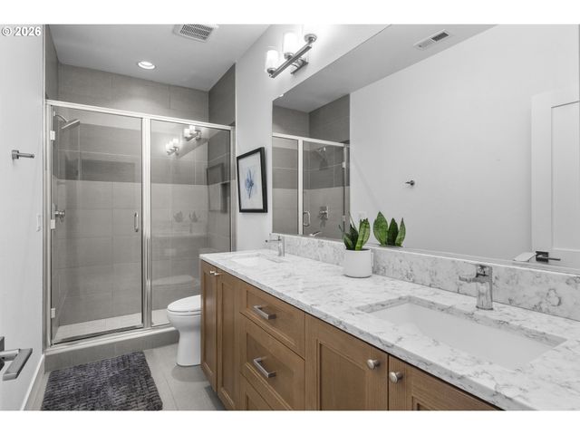 2100 SATTER St, West Linn, OR 97068