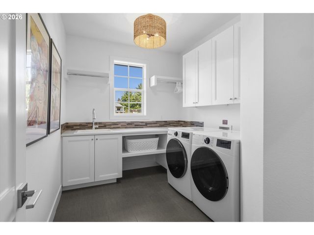 2100 SATTER St, West Linn, OR 97068