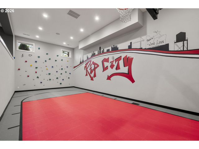 2100 SATTER St, West Linn, OR 97068