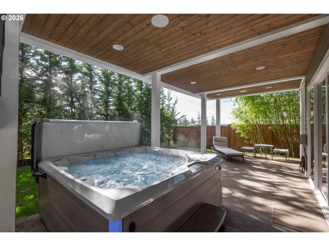 2100 SATTER St, West Linn, OR 97068