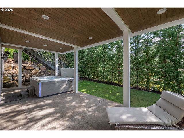 2100 SATTER St, West Linn, OR 97068