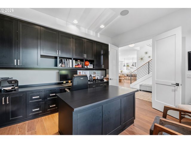 2100 SATTER St, West Linn, OR 97068