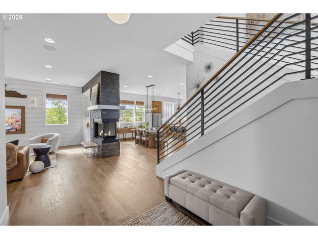 2100 SATTER St, West Linn, OR 97068