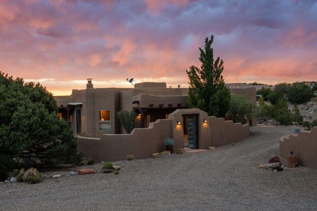 10 Calle Final, Placitas, NM 87043