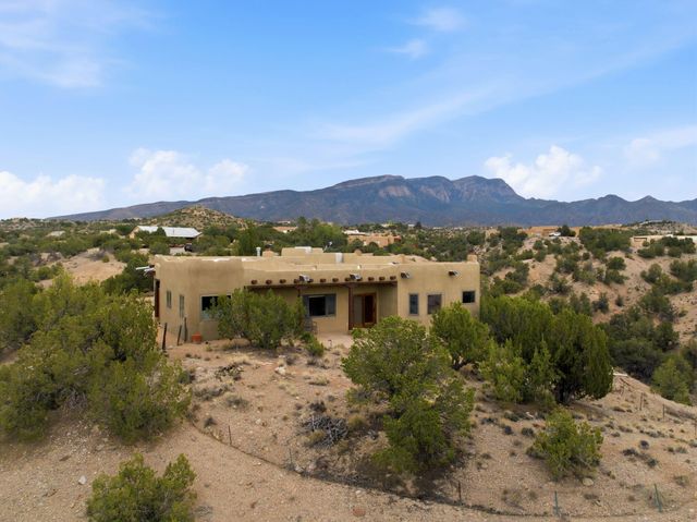 10 Calle Final, Placitas, NM 87043
