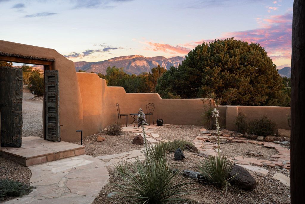 10 Calle Final, Placitas, NM 87043