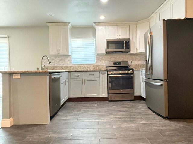 1121 Grand Ave, Spring Valley, CA 91977