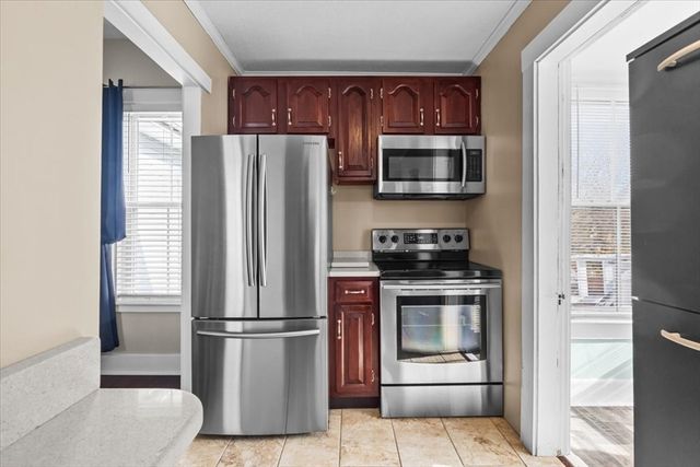 132 Winthrop St, Taunton, MA 02780