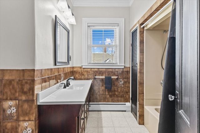 132 Winthrop St, Taunton, MA 02780