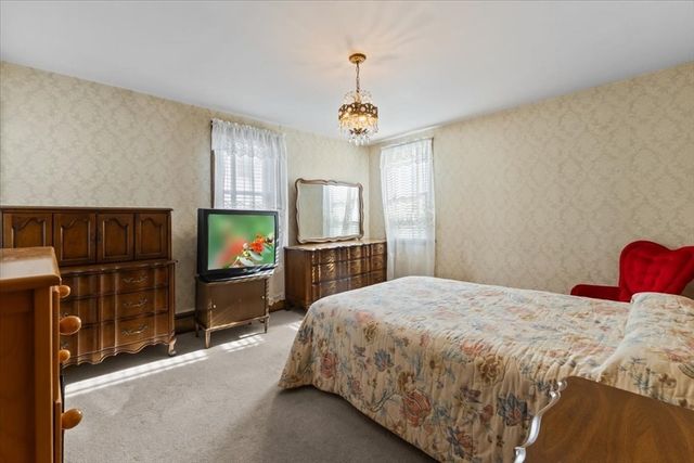 132 Winthrop St, Taunton, MA 02780