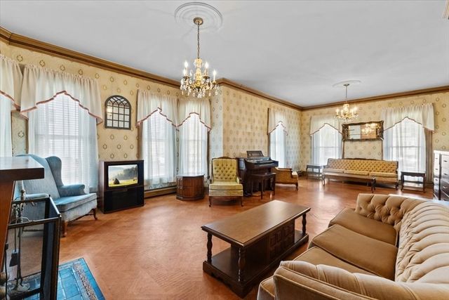 132 Winthrop St, Taunton, MA 02780