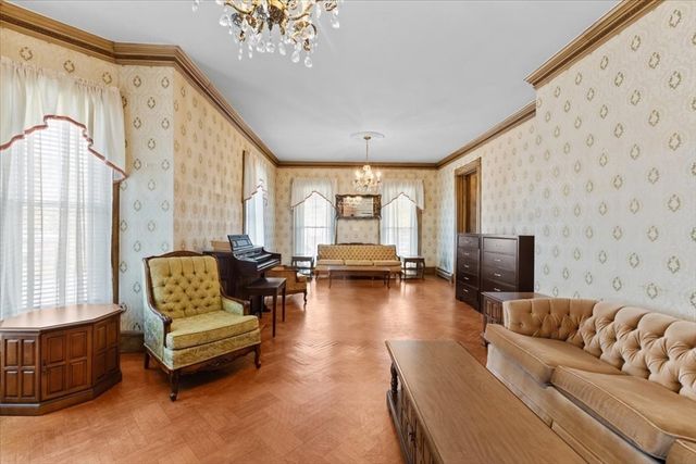 132 Winthrop St, Taunton, MA 02780