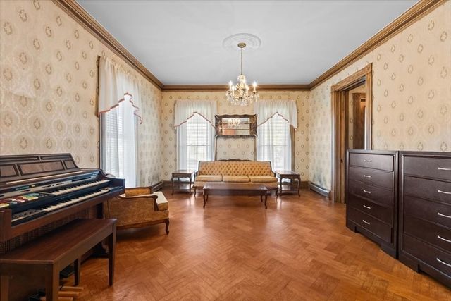 132 Winthrop St, Taunton, MA 02780