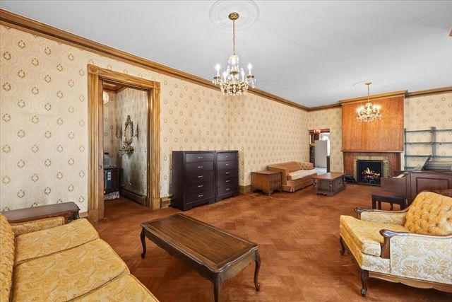 132 Winthrop St, Taunton, MA 02780