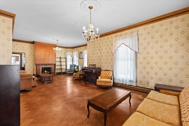 132 Winthrop St, Taunton, MA 02780